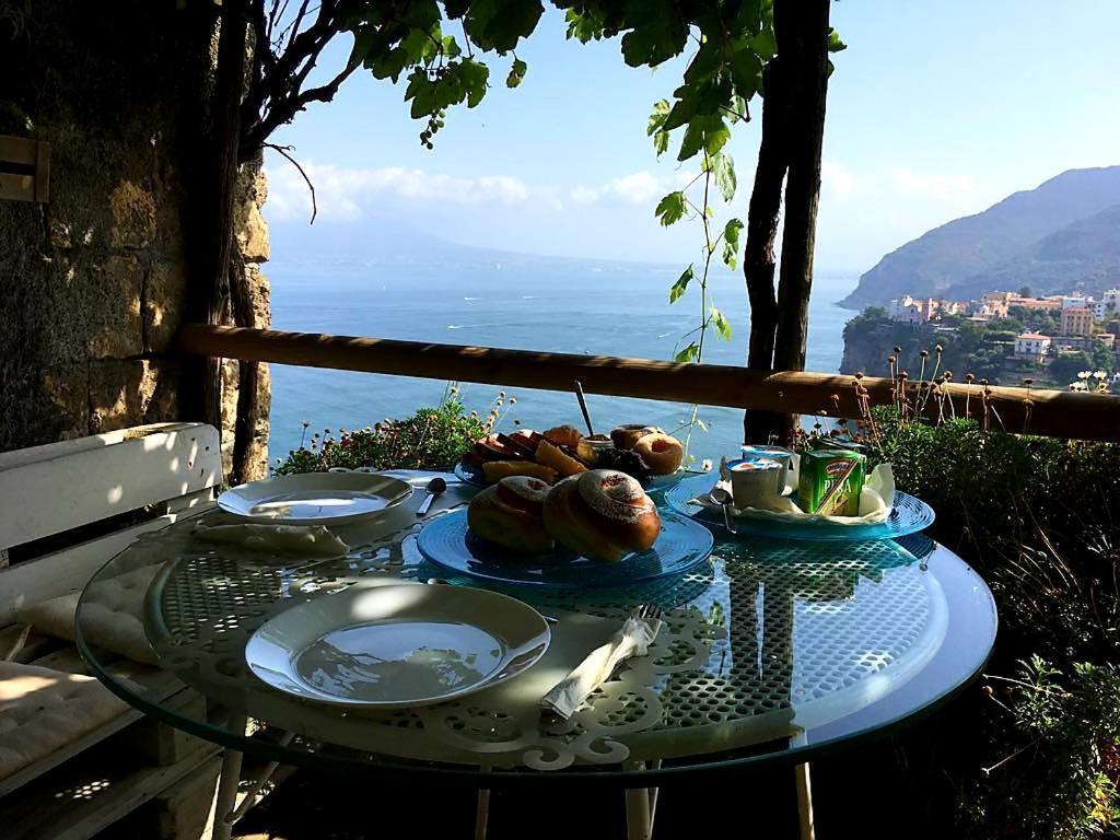 Dimora Del Conte Sorrento Coast Seaview Lejlighed Vico Equense Eksteriør billede